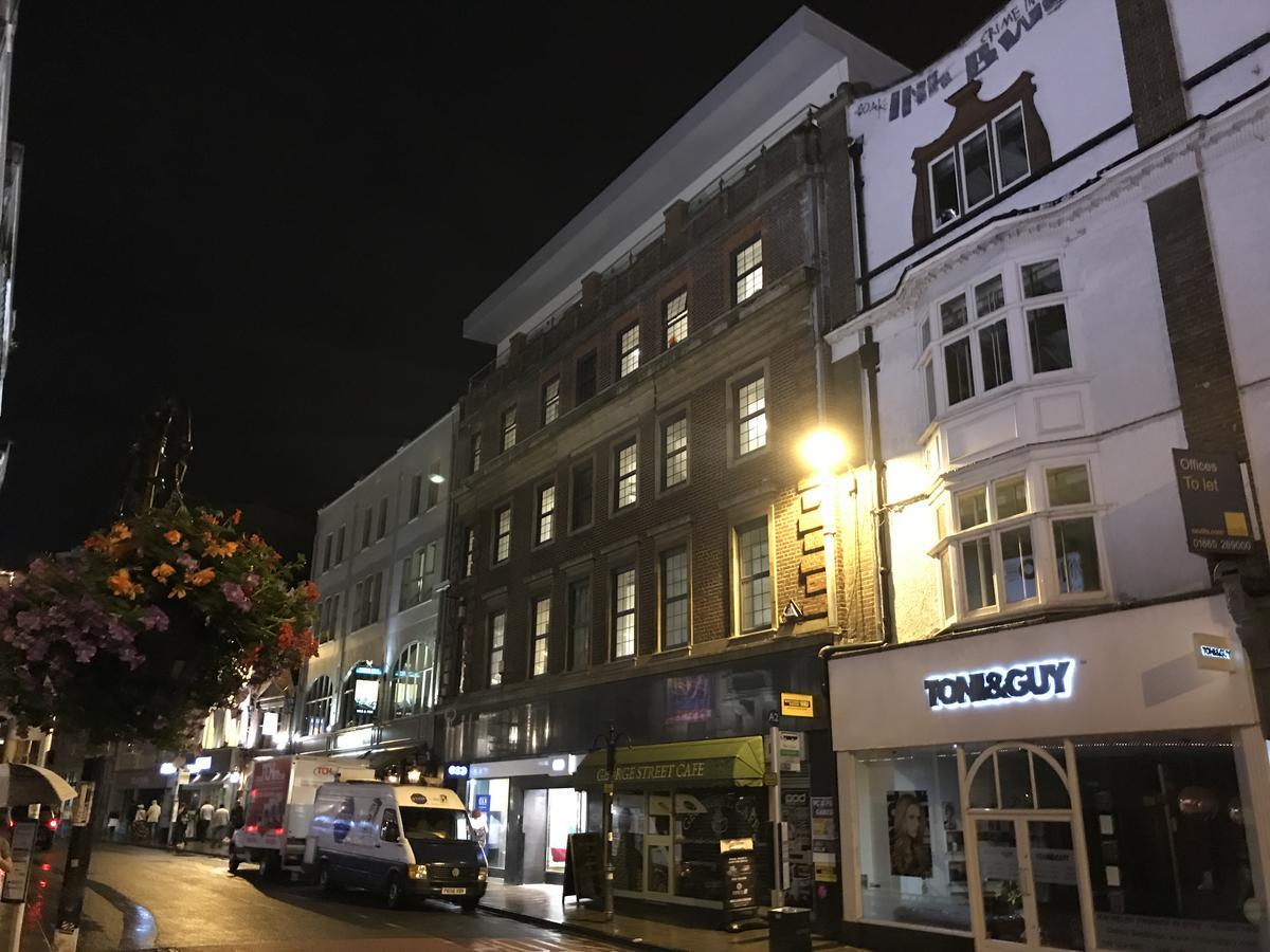 ザ ジョージ ストリート ホテル オックスフォード エクステリア 写真 The former hotel at 10–12 St Mary's Street, Cardiff