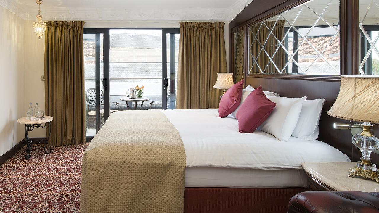 ザ ジョージ ストリート ホテル オックスフォード エクステリア 写真 A bedroom at the hotel