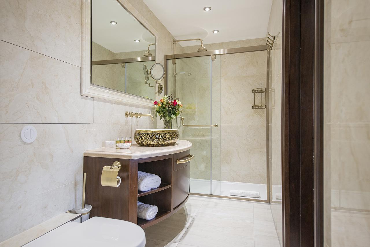 ザ ジョージ ストリート ホテル オックスフォード エクステリア 写真 A bathroom in a hotel
